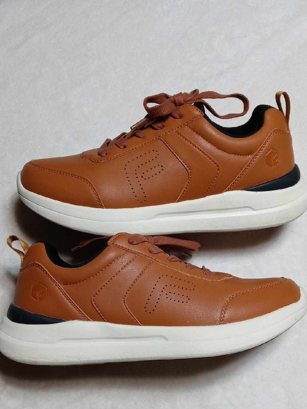 Fitville Men's Casual Lace-Up Sneakers Size 9W